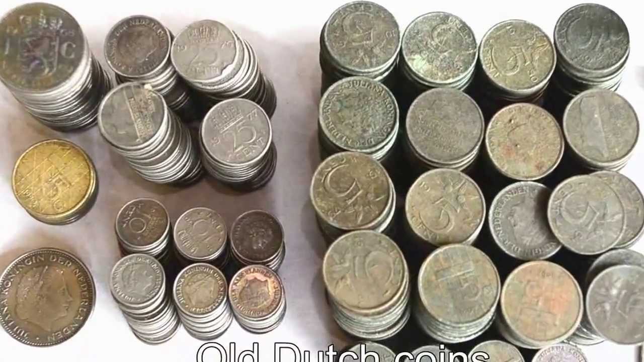 Metal detecting.Huge coin and silver spill. Live digs