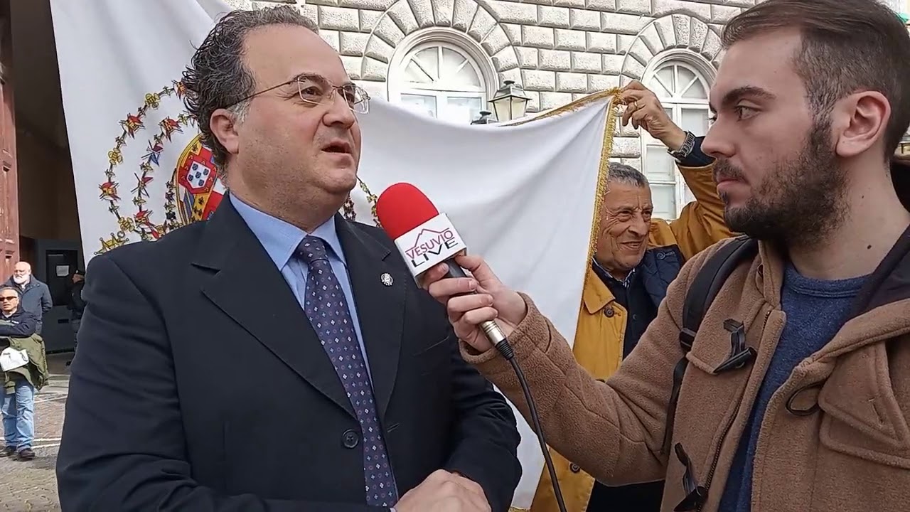 Piazza Carlo di Borbone: l'intervento di Gennaro De Crescenzo, presidente del Movimento Neoborbonico