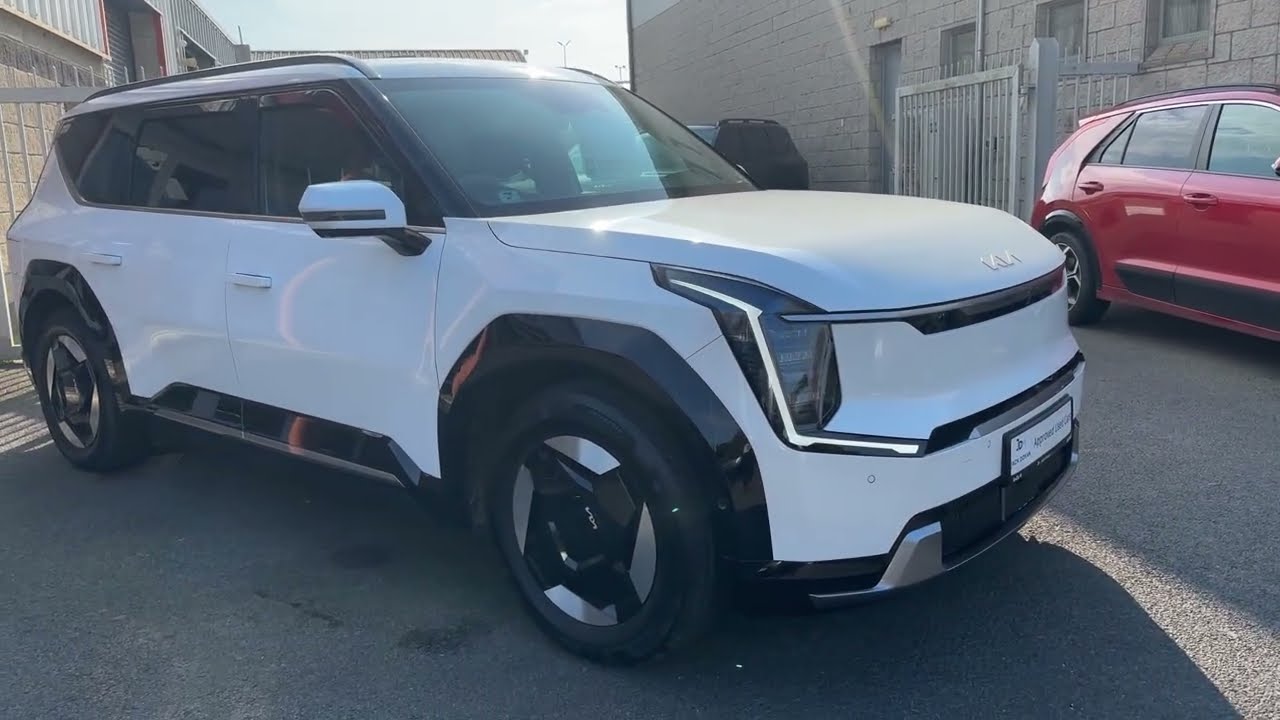 2024 Kia EV9 Earth 99kwh battery **7 seats and extremely low mileage **