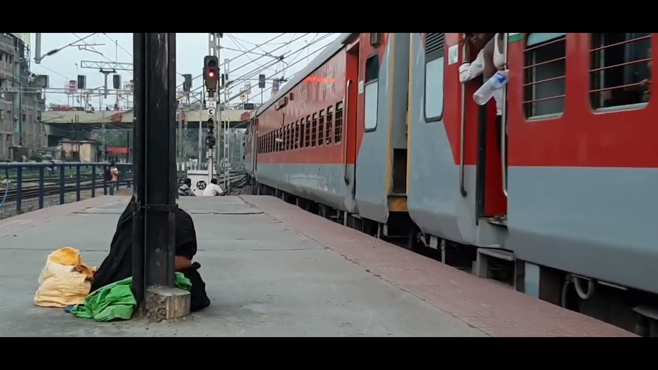 12367 Vikramshilla Express arriving patna junction