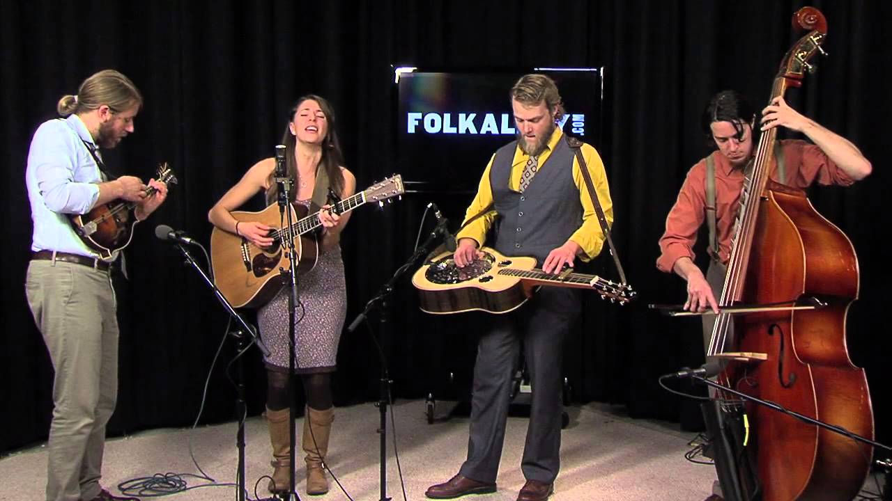 Folk Alley Sessions: Lindsay Lou & The Flatbellys - 