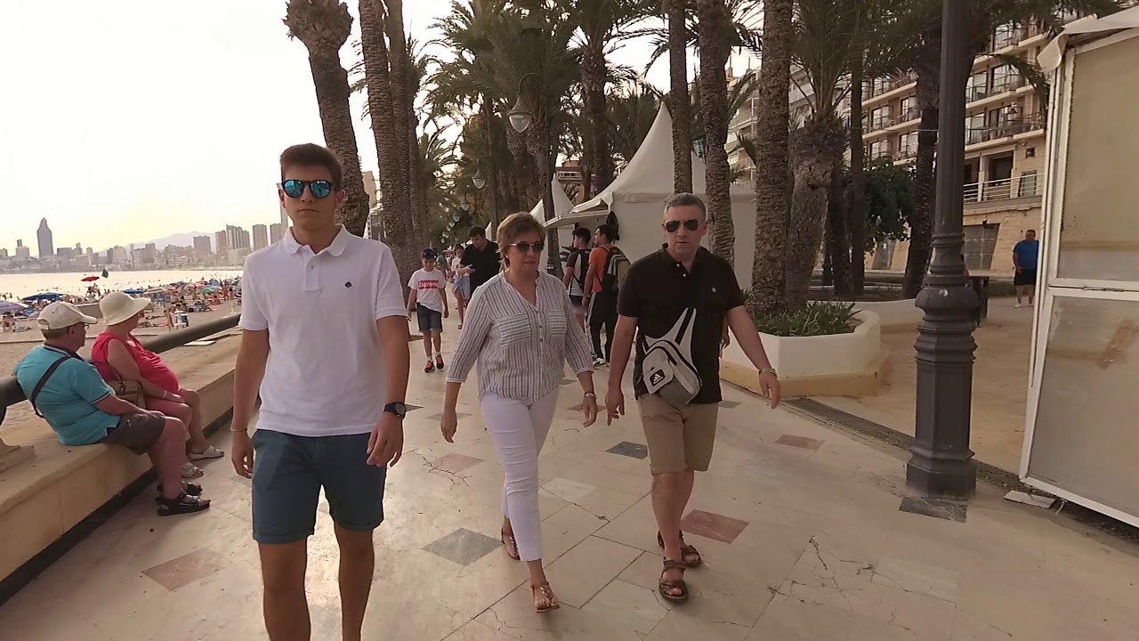 West Beach Promenade in Benidorm - Caminando en Playa de Poniente, Benidorm