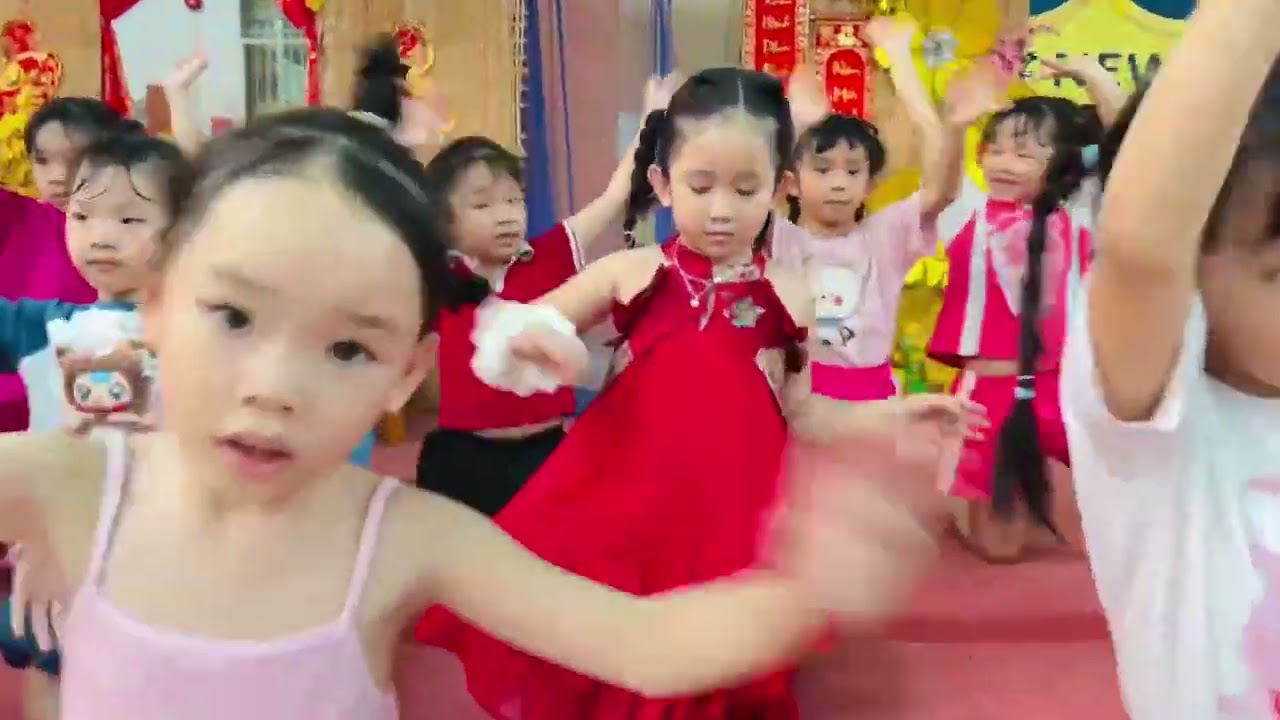 🎉🎉🎉Chào mừng năm 2026🎉🎉🎉.       Cầu mong một năm mới bình an.