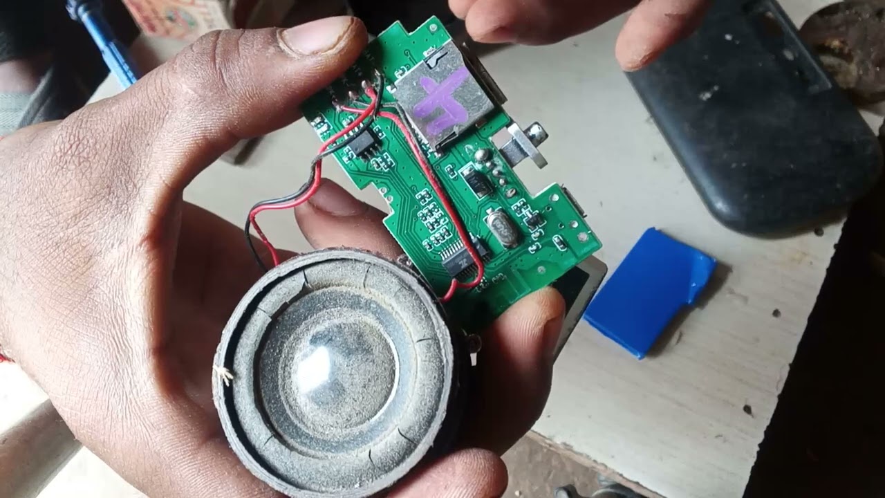 Bluetooth speaker battery change#  bluetooth speaker में मोबाइल की बैटरी डालना  सिखाएंगे