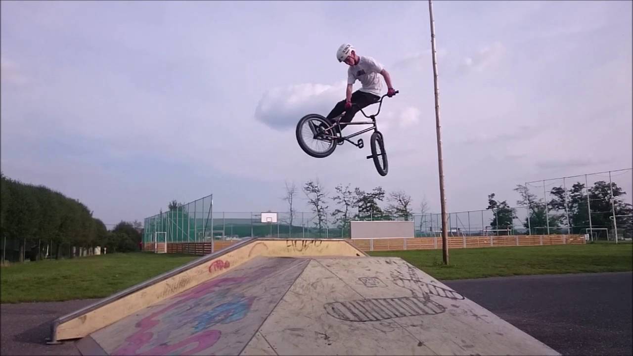 END OF SUMMER 2016 - Jonáš Soukup / BMX EDIT /