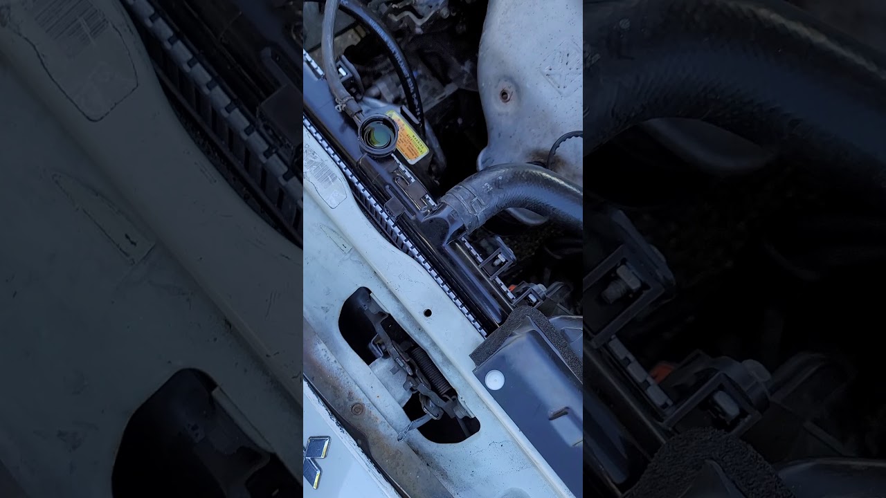 Mitsubishi Eclipse 2.4L Radiator Replacement