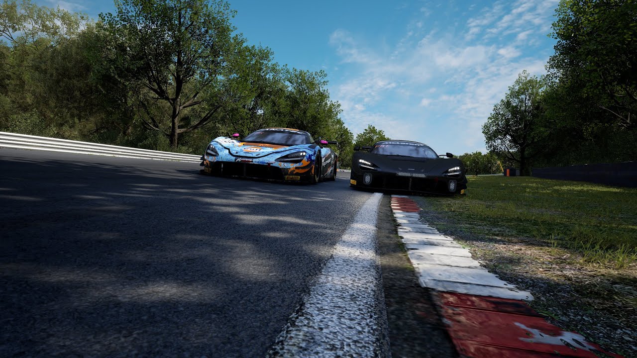 Grilowanie maclurenem na Brands Hatch (G8RAGE Racing Team, Klub niedzielnego kierowcy)