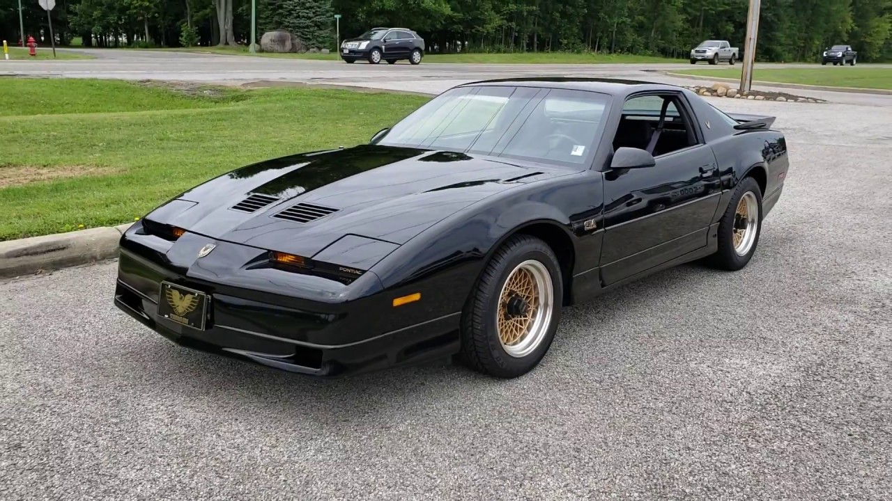 Pontiac Trans Am GTA 1988 года выпуска