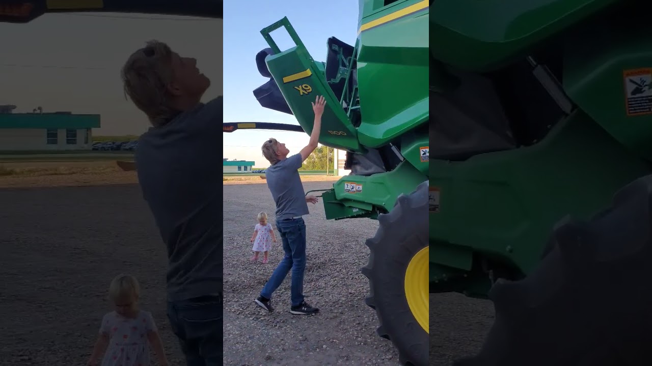 John Deere X9 1100 