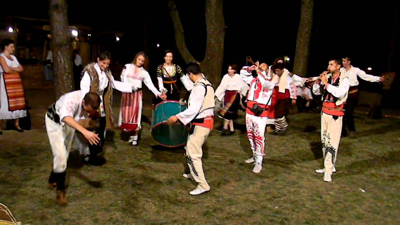 Жеравна 2011_28 - Малешевското - зурни Михото.MOV