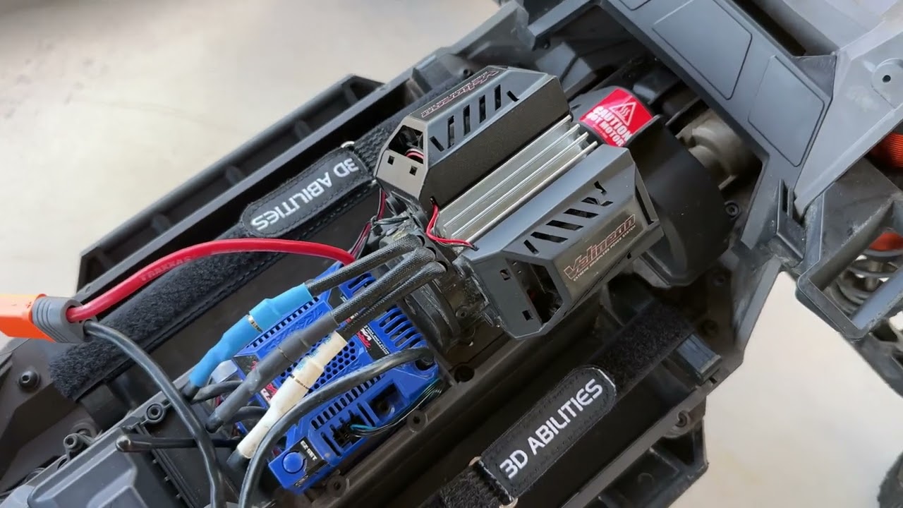 Arrma Kraton 8s or Traxxas XRT - comparison