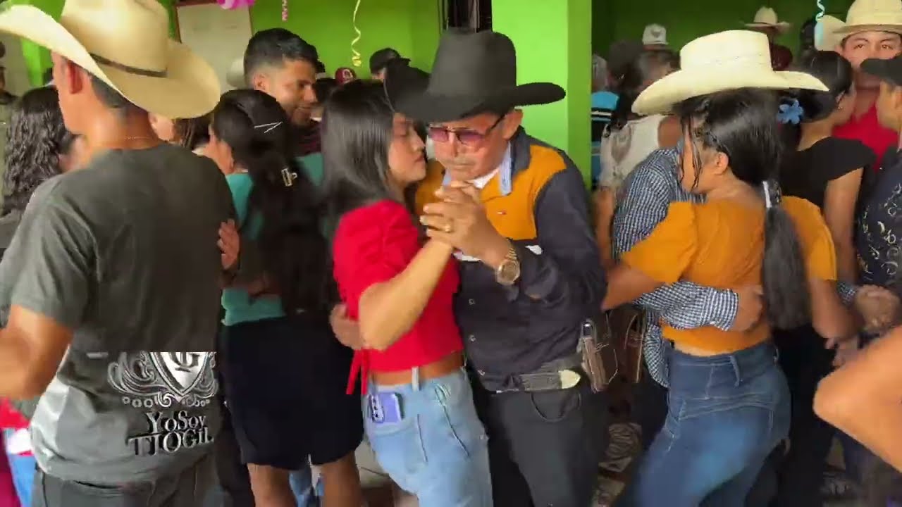 La fiesta sigue en aldea la laguna Chiquimula qué bonito baile