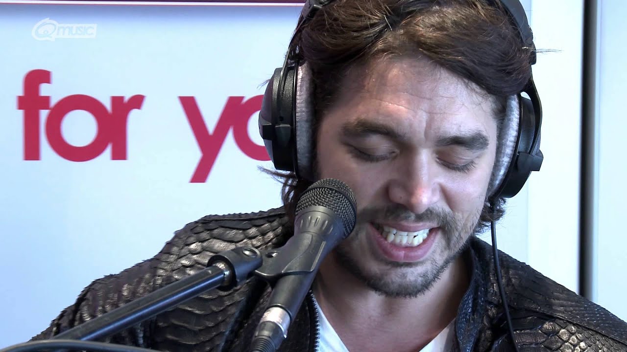 Waylon - 'Smells Like Teen Spirit' (live bij Mattie & Wietze)
