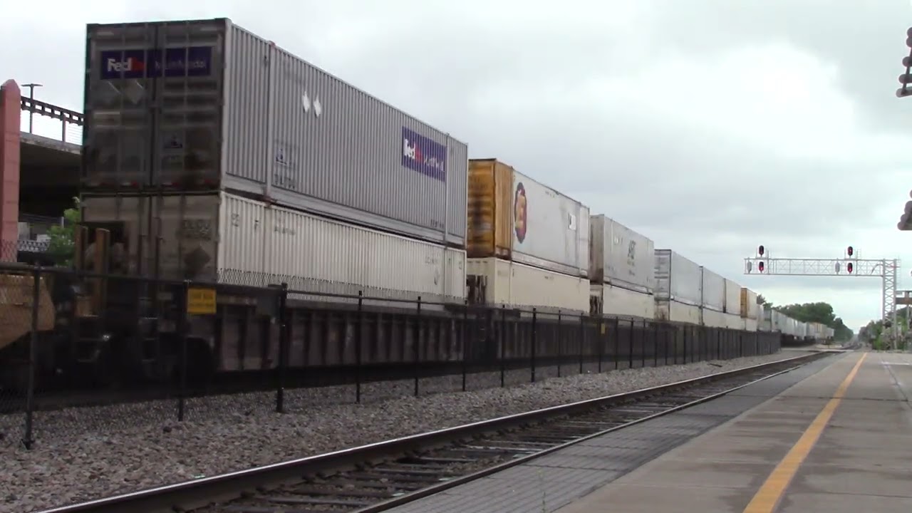BNSF 8399, BNSF 3272, and BNSF 7957 haul BNSF Z-PTLCHC through Anoka, MN