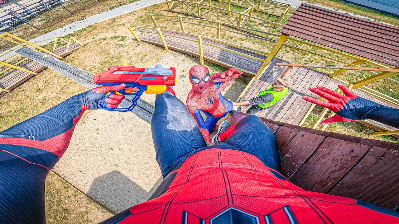 SPIDER-MAN TWINS WON'T STOP ANNOYING THE SECURITY GUY! (REAL LIFE CHAOS) @ilaizers