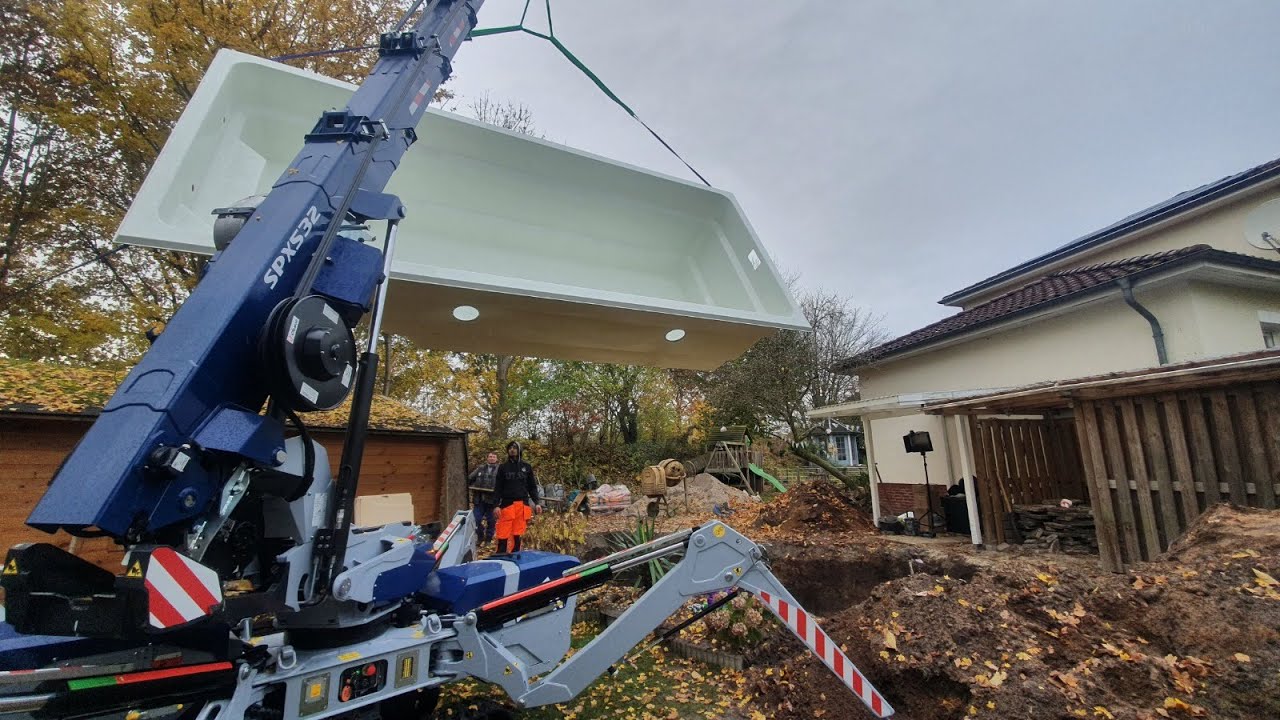 Poolbau im Garten - Zeitraffer-Film / pool-construcition - timelapse