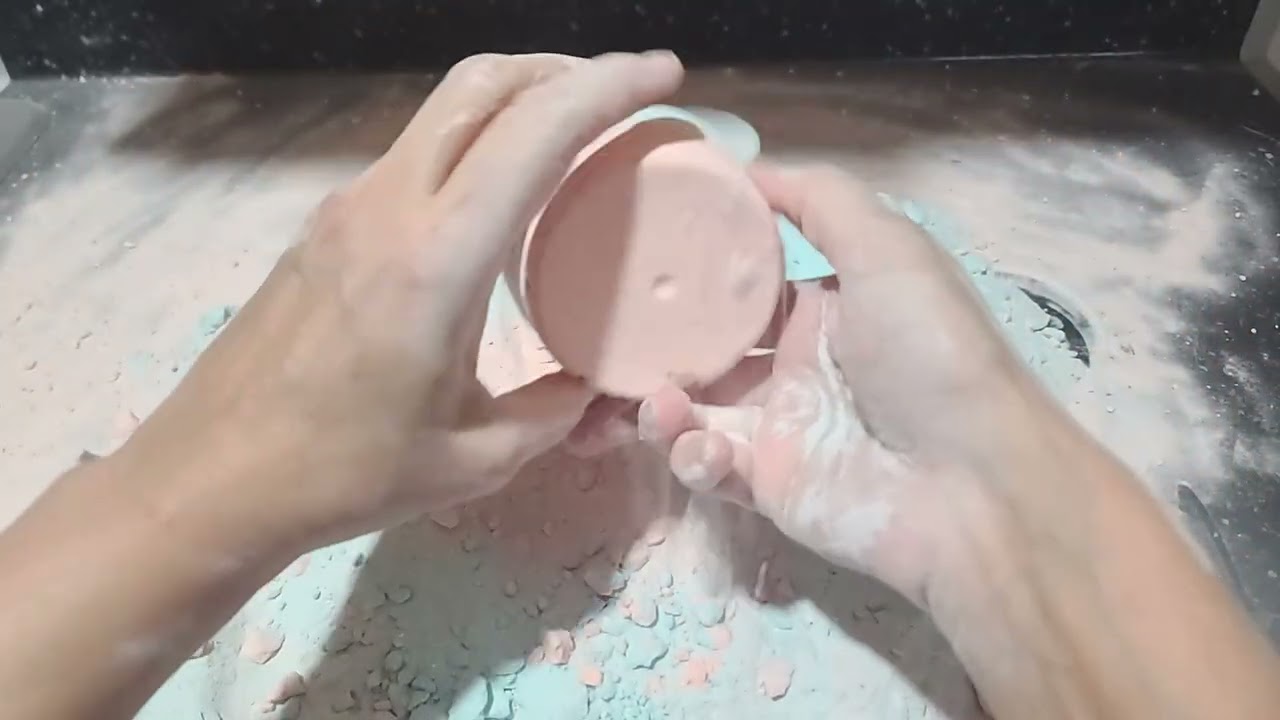 Crunchy sounds baking soda
