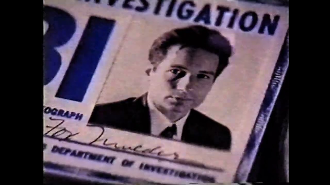Заставка сериала The X Files (1993–2002) на русском языке