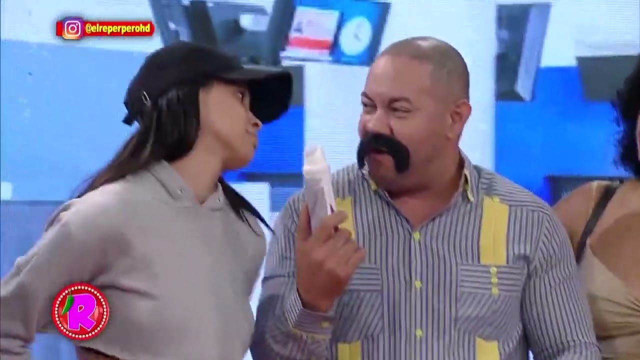 El gusto revisandolas de arriba a abajo el reperpero