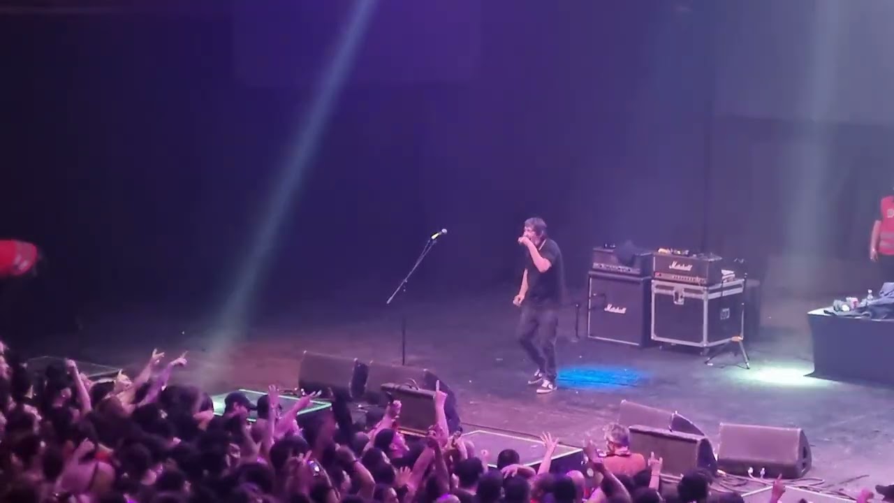 2 minutos - Aeropuerto / Teatro Caupolicán, Santiago de Chile / 23 de noviembre 2025