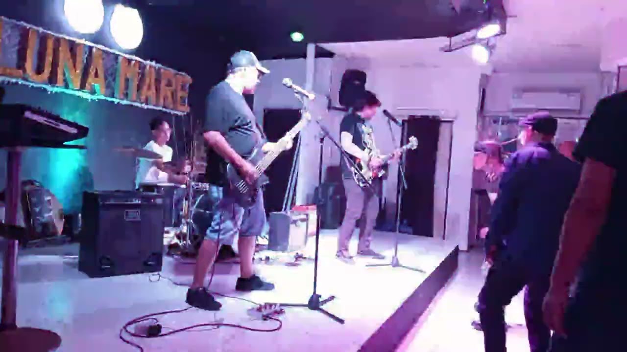 SOUND RIOT