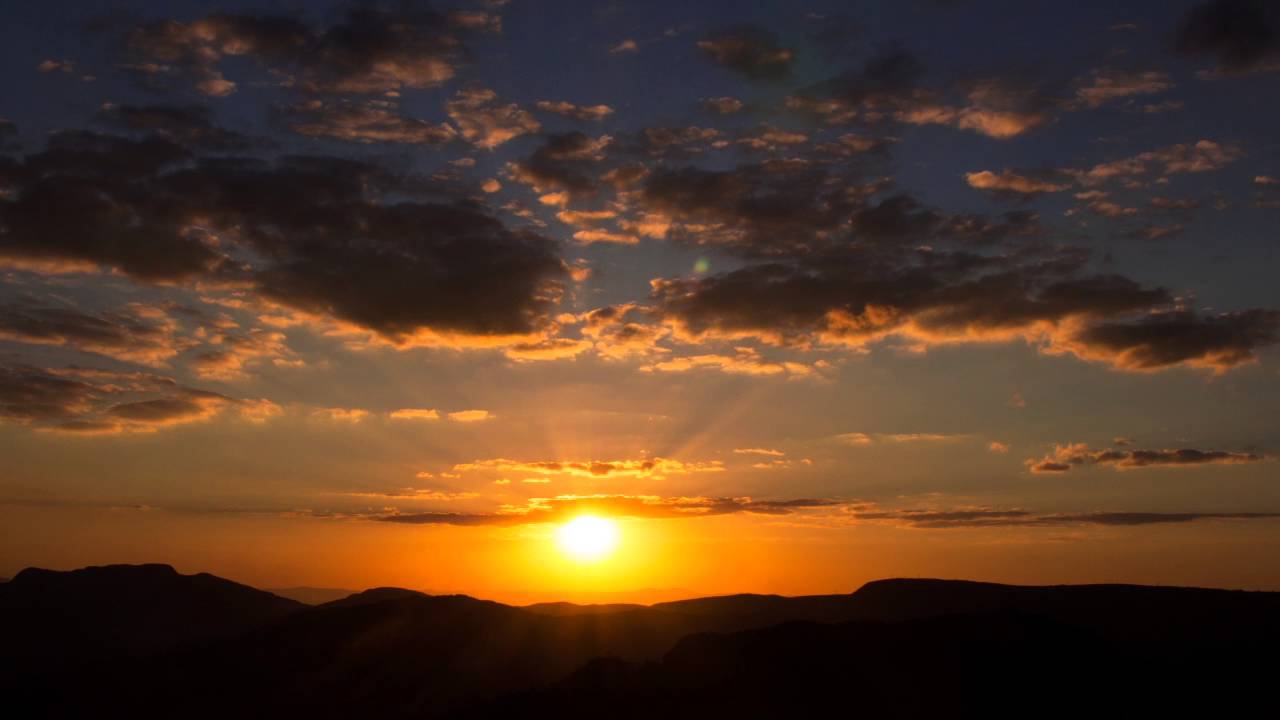 A dan&ccedil;a do sol e das nuvens - Time Lapse
