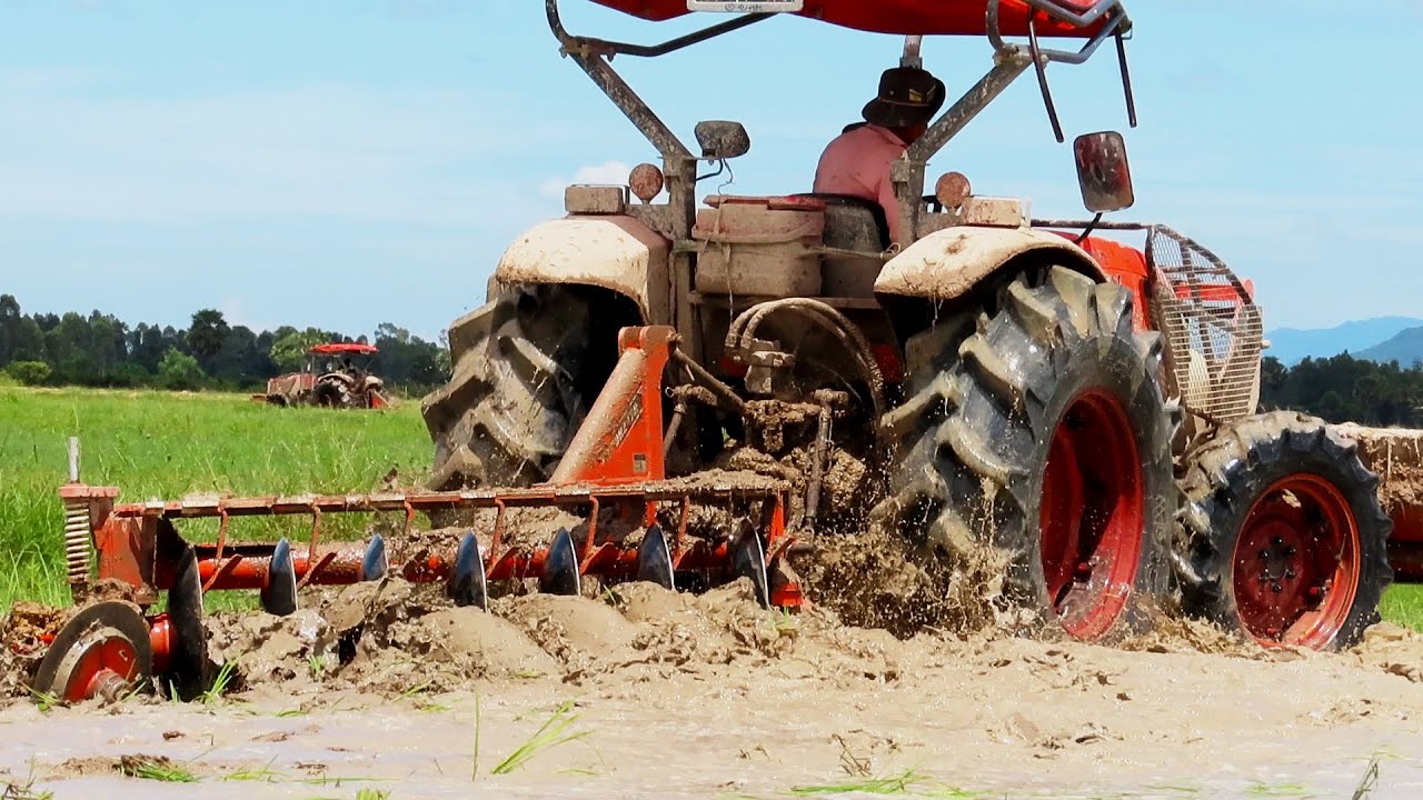 Unexpected Strongest Tractor Ploughing Pulling Mud Underwater Fields Cleaning Grass