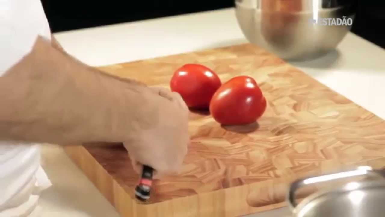 Tomate: como tirar a pele e cortar em cubinhos