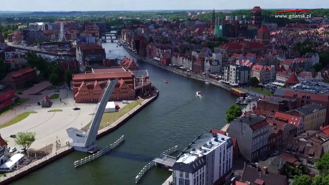 Footbridge to Ołowianka Island in Gdansk before the official opening