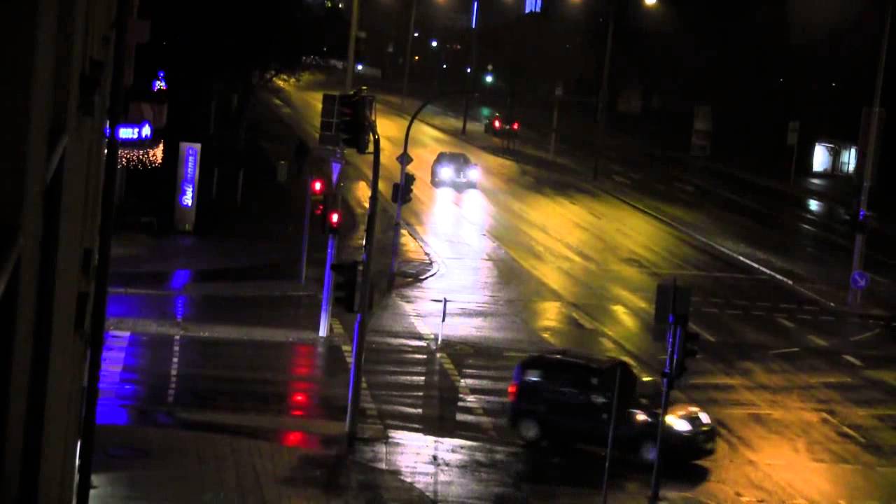 Großalarm + Folgeeinsatz, 13 x Polizei Regensburg (PI, VPI, OED, inkl. ZFuStW)