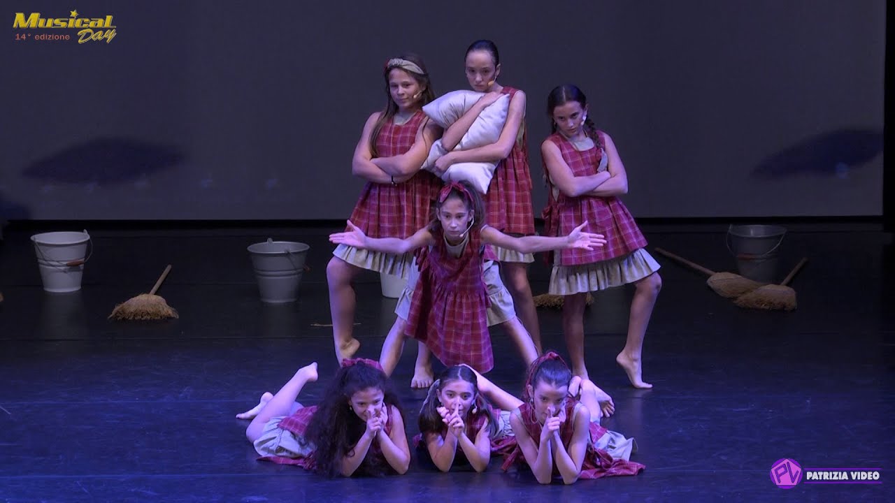 90 DREAM & DANCE STUDIO “Vita da Knock out” da Annie