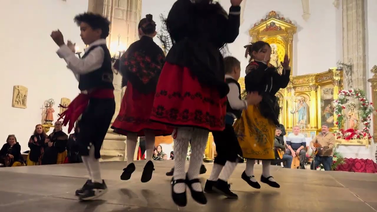 Bailes regionales. Coro de Santa Ana