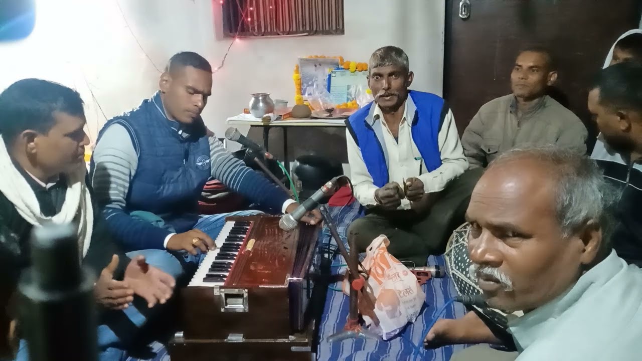 sakal pasara Satya ka Satya Jagat ka mool.  Bina Satya es Jag maha lagat na eko fool.