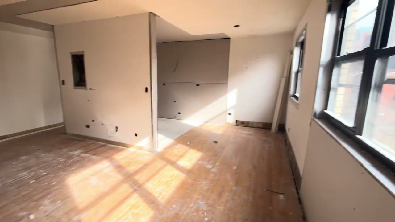 530 W Aldine #502  |  Lakeview 1-Bedroom, Renovation in Progress