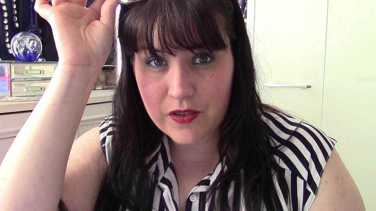 Asmr Moody Dating Agency Woman Help you to find love!