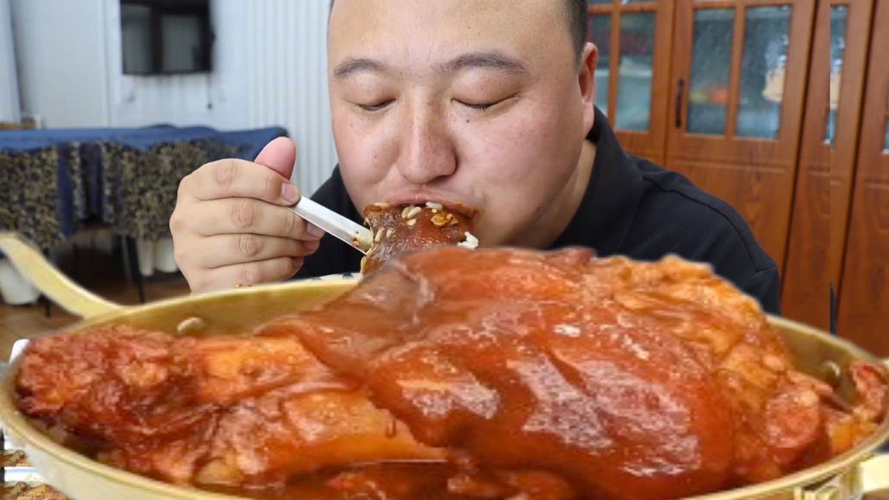 🔥【烀肘子一口沦陷！】OMG！黏糊糊肘子拌饭！香到原地封神！这碗拌饭谁能顶得住？