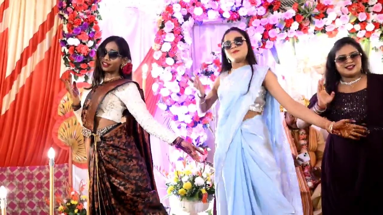 বোনের বিয়েতে ভাগ্নীরা নেচেছিল 