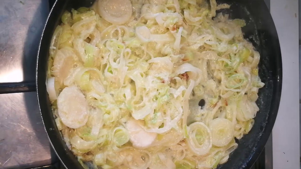 Torta di patate e porri al forno