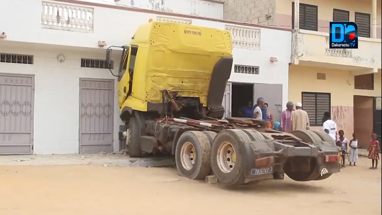 Thiès: Un camion finit sa course dans une maison