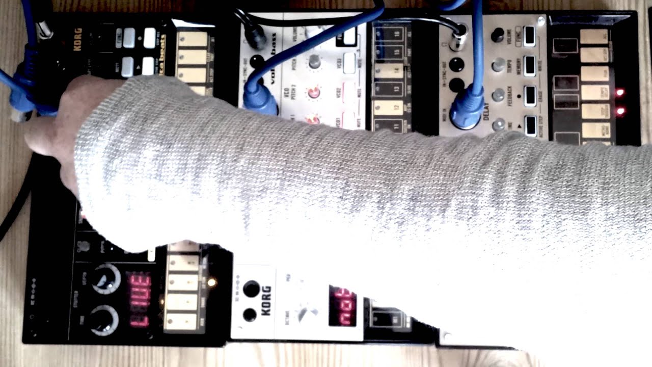 Korg Volca Beats - bass - Keys - Jam Session #4 - DAFT PUNK Da Funk Cover