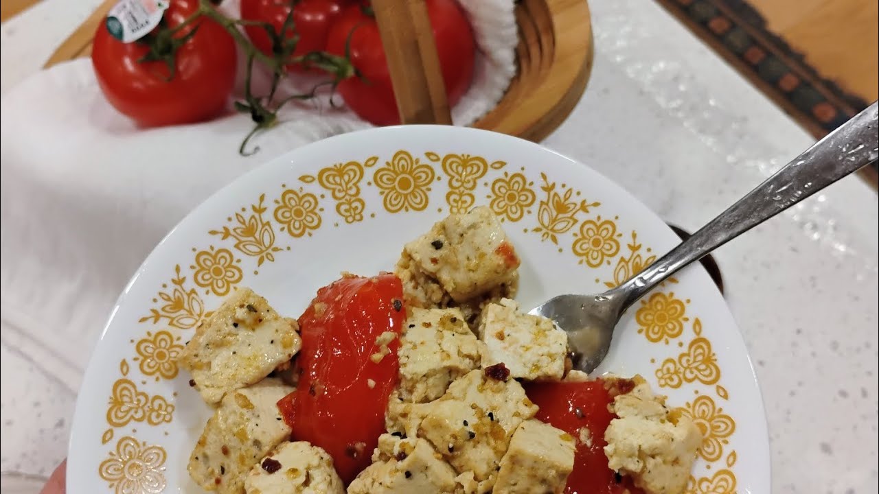 tofu and tomatoe seasoned