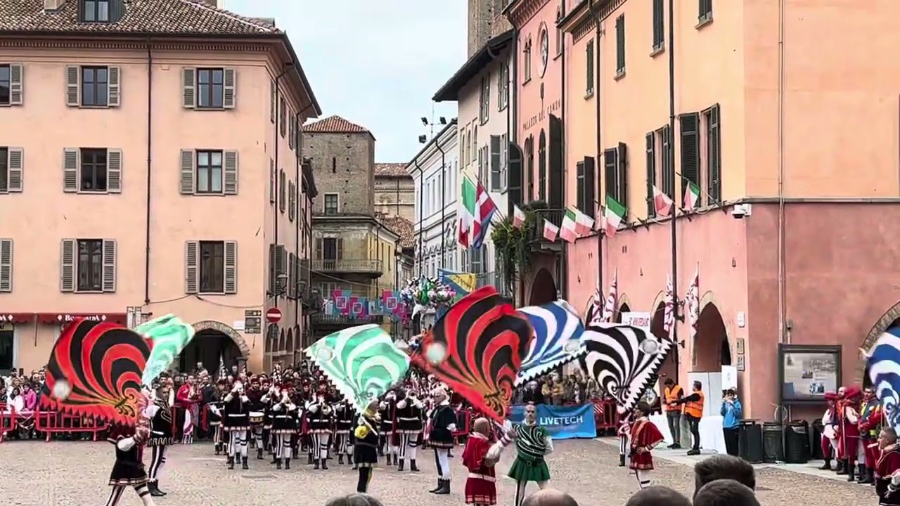 Sbandieratori ad Alba (2)