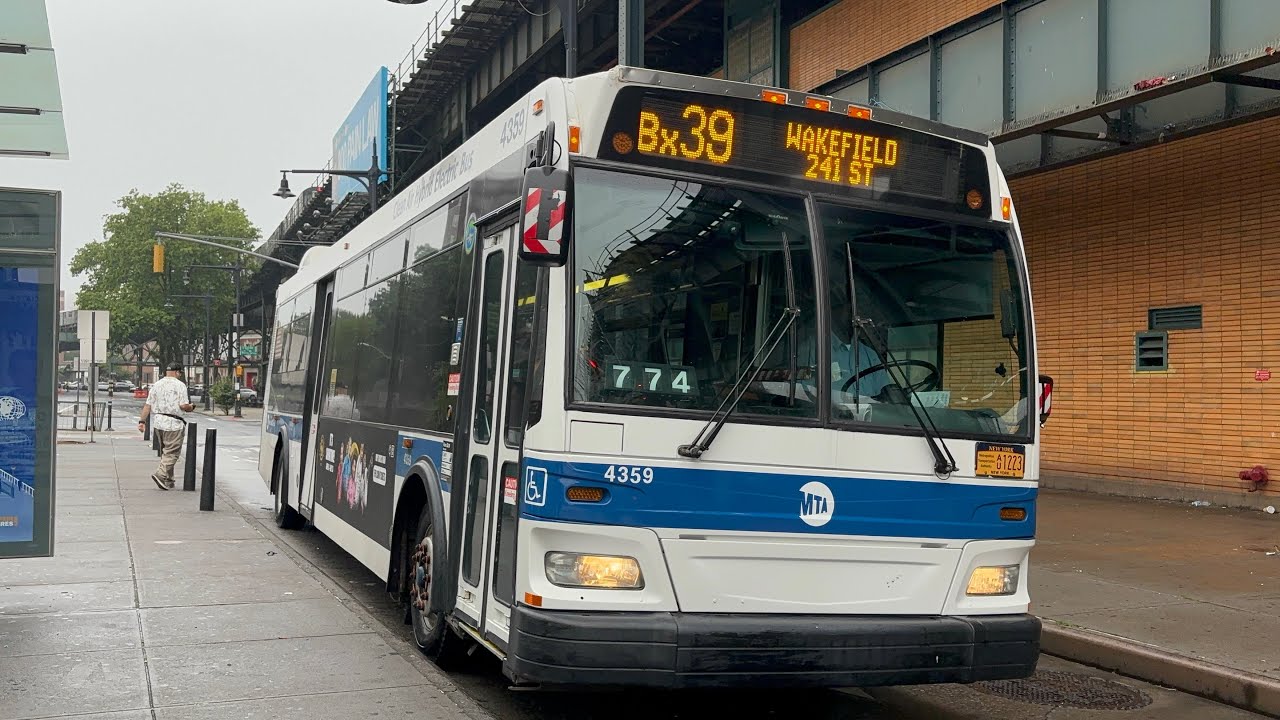 Orion Next Gen’s #4359 & #4684 loaned from Manhattanville to Gun Hill running on the Bx39