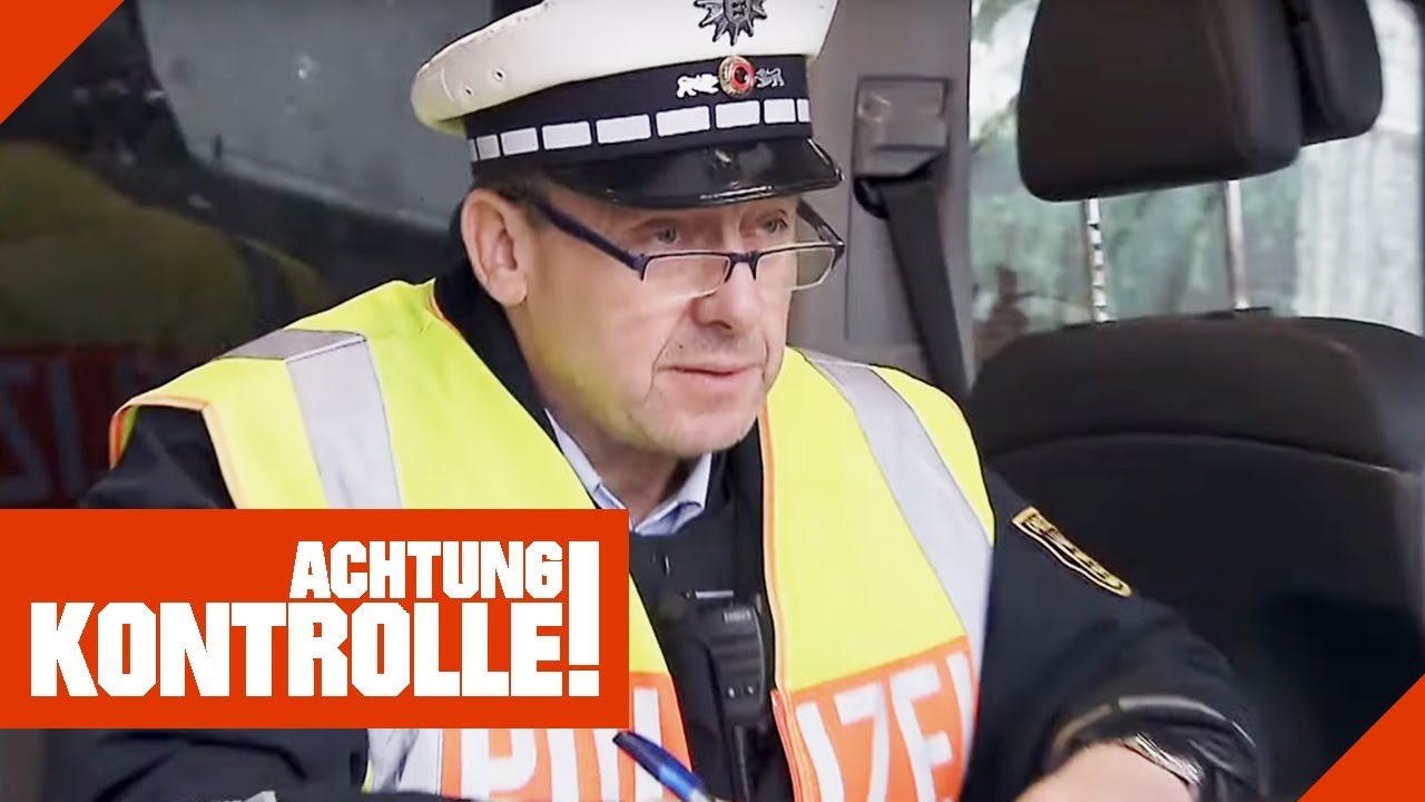 Handy am Steuer halten erlaubt? Verkehrskontrolle der Polizei  | Achtung Kontrolle | Kabel Eins