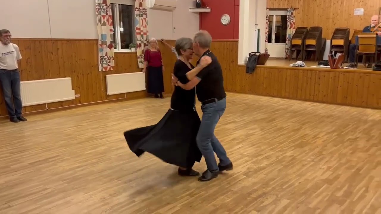 7  Slängpolska från Malung efter Jonas Haga, Dalarna