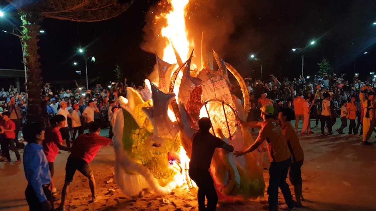 MÚA LÂN 2019 LỄ HỘI ĐỐT LÂN ĐỘC NHẤT TẠI DAKLAK.TRUNG THU 2019.QUÁI THÚ VỀ TRỜI