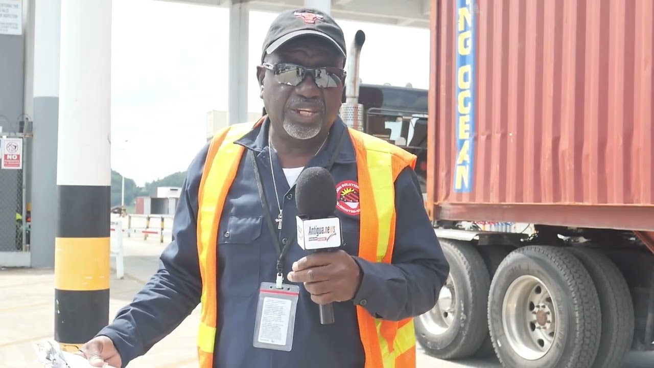 Владельцу компании Ewart Isaac Trucking Services, Эварту Айзеку, отказано во въезде в порт Антигуа.