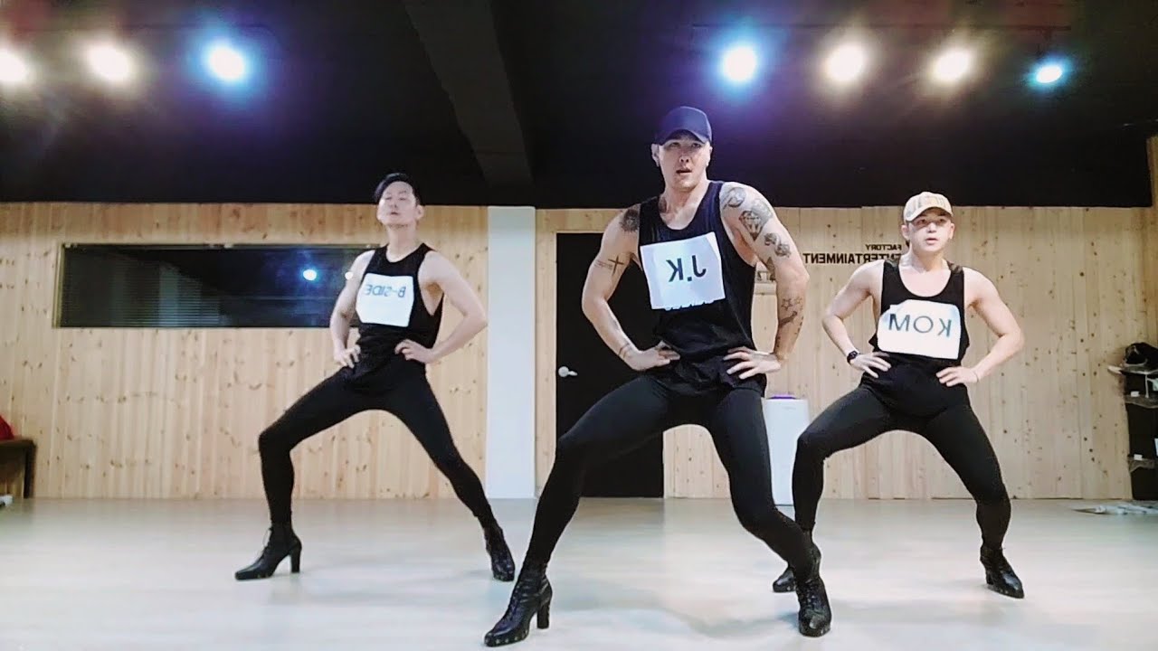 [Mirror mode] I'm not but -  N.O.M (Dance practice)