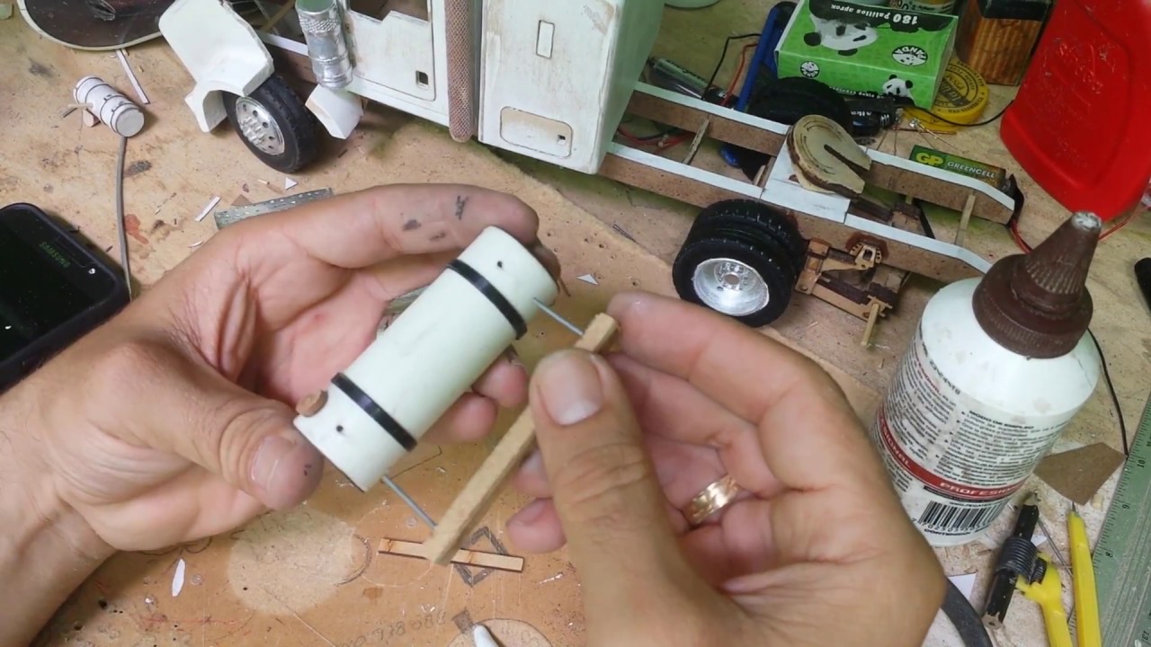 TANQUE CON ESTRIBOS PARA T800 A  ESCALA #2