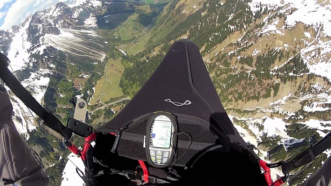 Streckenflug mit dem Gleitschirm im Bregenzerwald // 05.2012